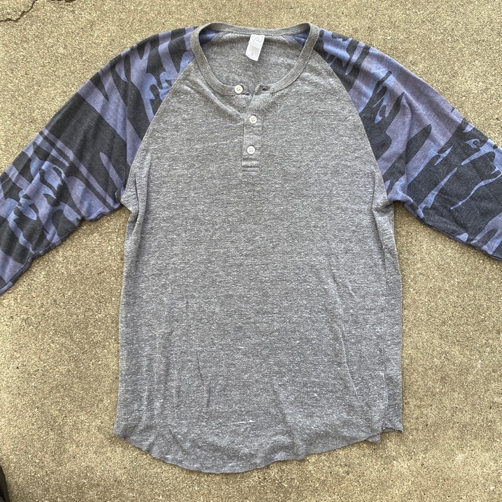Alternative Apparel 3/4 length sleeve soft tee.